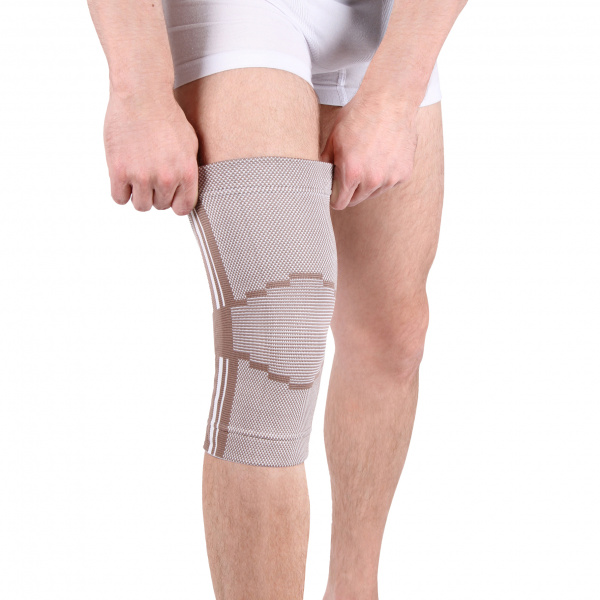 KS-E02 Бандаж на коленный сустав , Для профилактики травм коленного сустава во время занятий спортом. Обеспечивает среднюю фиксацию коленного сустава, значительно уменьшает боль и ускоряет выздоровление