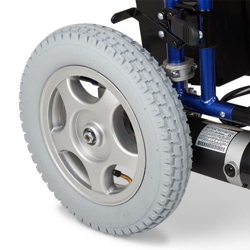 Кресло-коляска для инвалидов электрическая FS 111A "Armed" (пневмо задние колёса, литые передние) фото 3